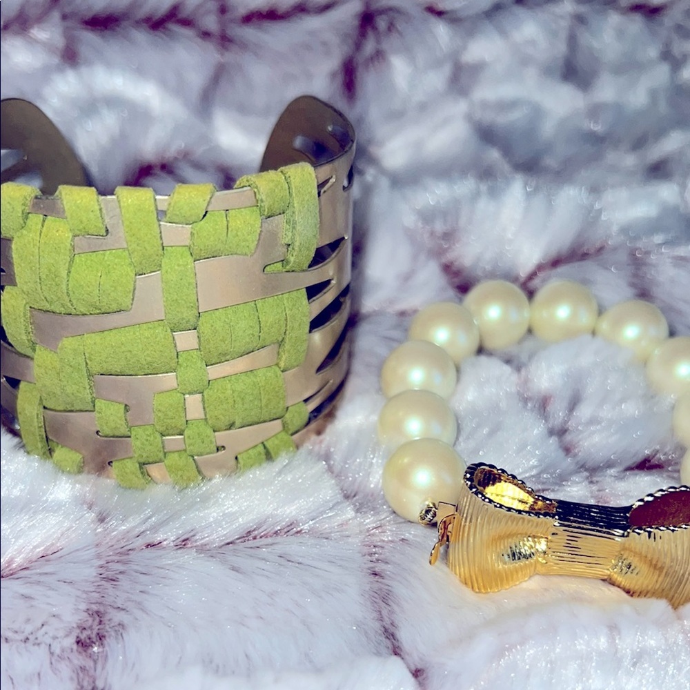 Vibrant Green and Gold Basket-Weave‎ Bracelet and Bow Bracelet 2 Piece